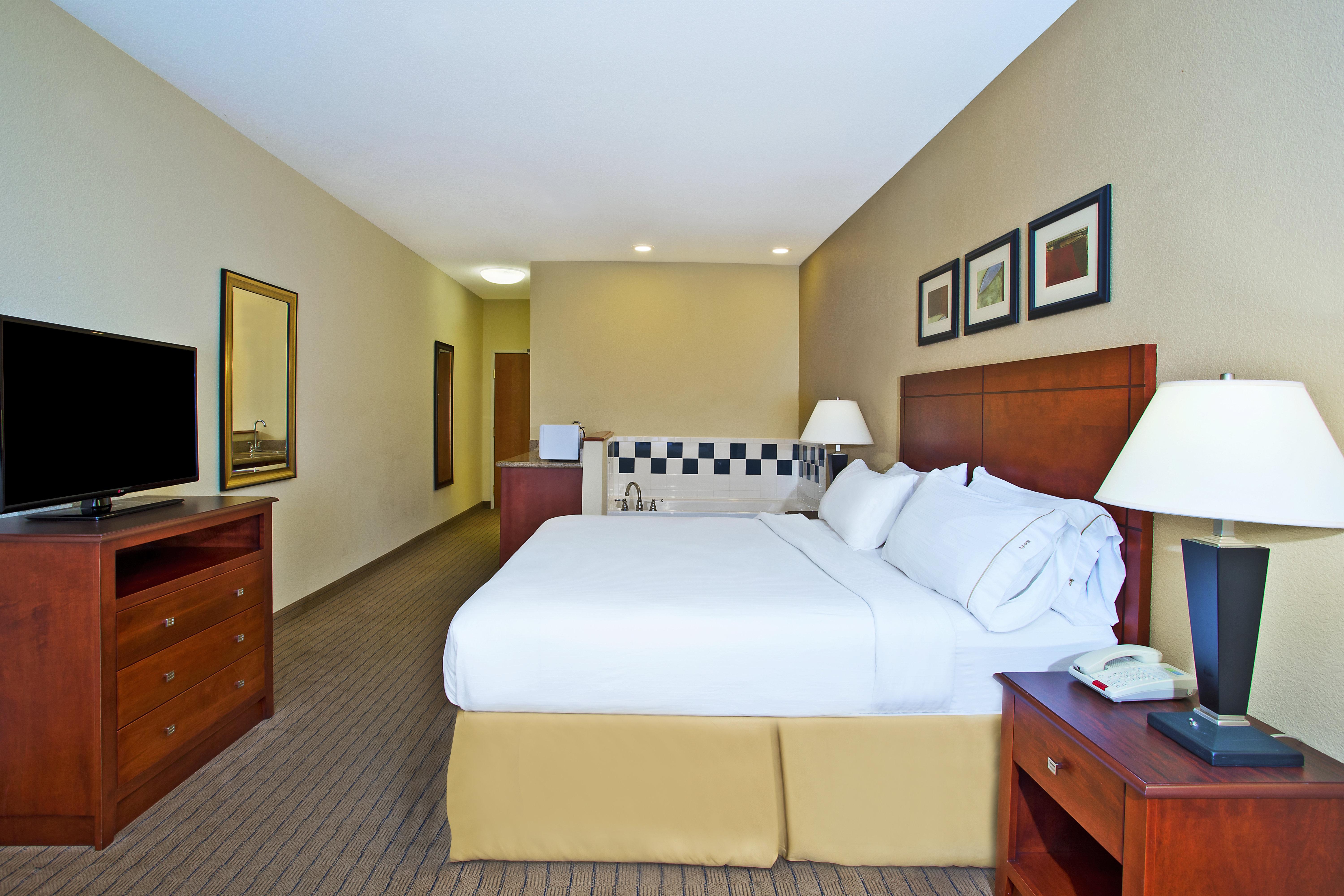 Holiday Inn Express Hotel & Suites East Lansing By Ihg Exterior photo