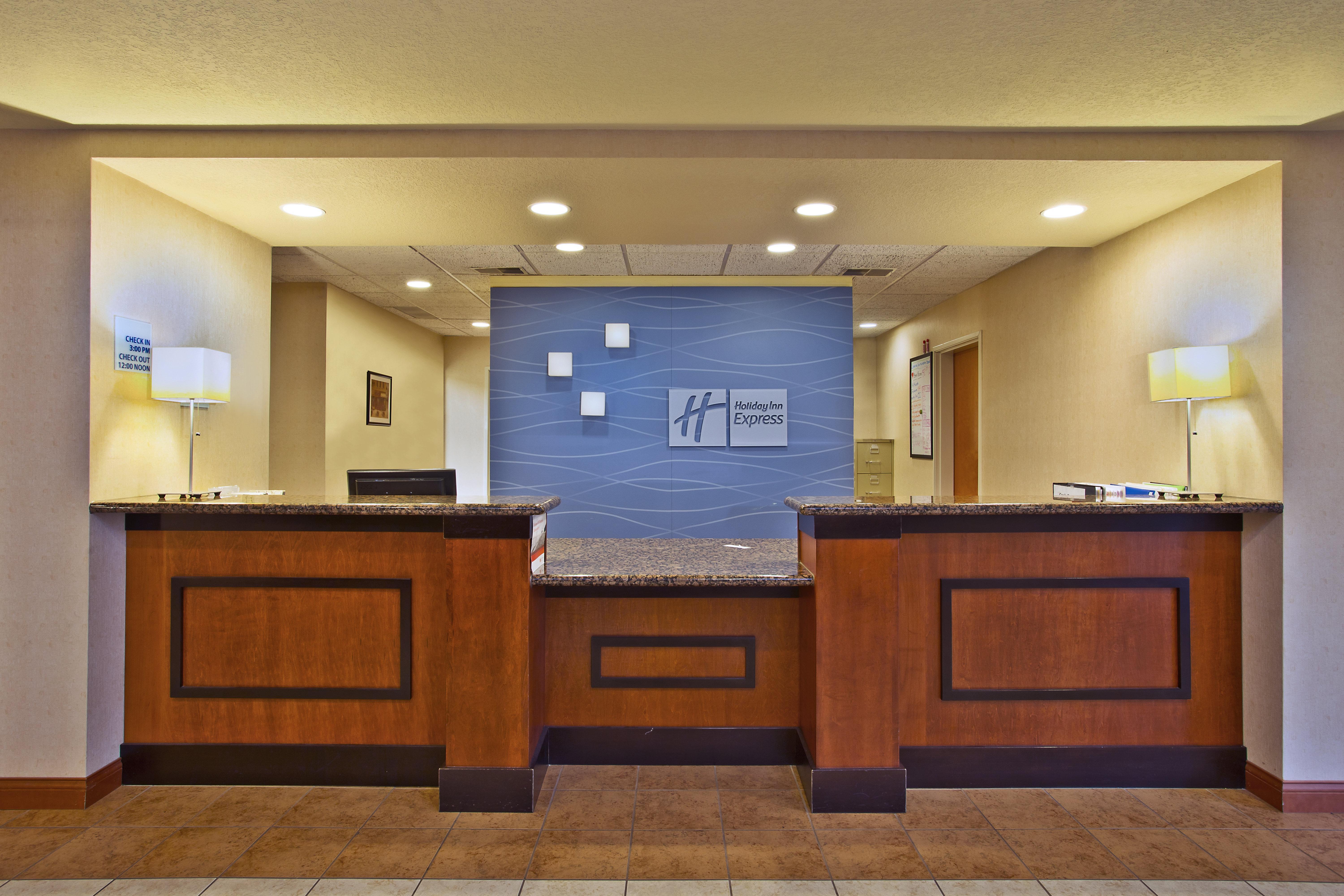 Holiday Inn Express Hotel & Suites East Lansing By Ihg Exterior photo