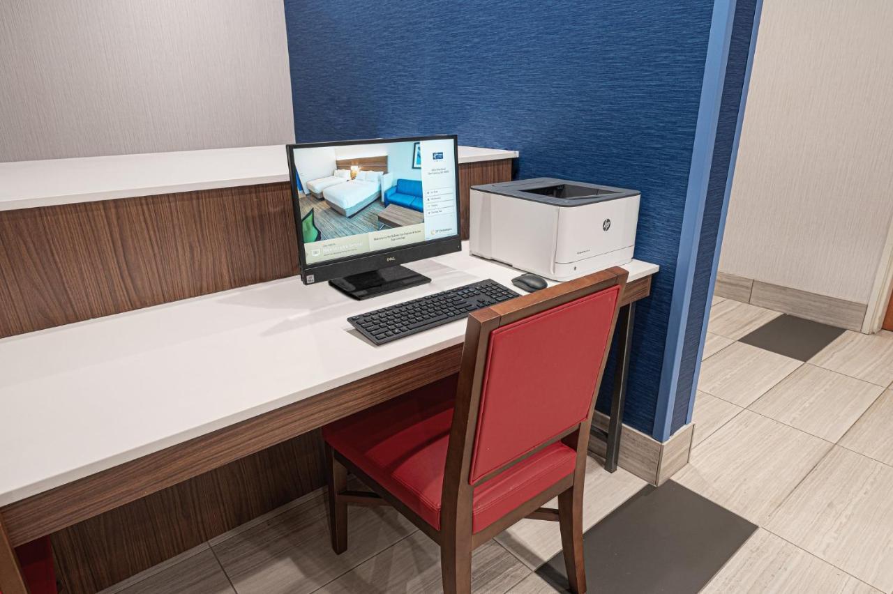 Holiday Inn Express Hotel & Suites East Lansing By Ihg Exterior photo