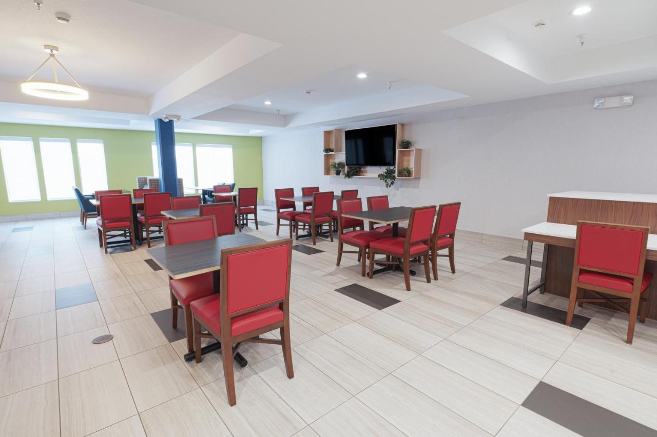 Holiday Inn Express Hotel & Suites East Lansing By Ihg Exterior photo