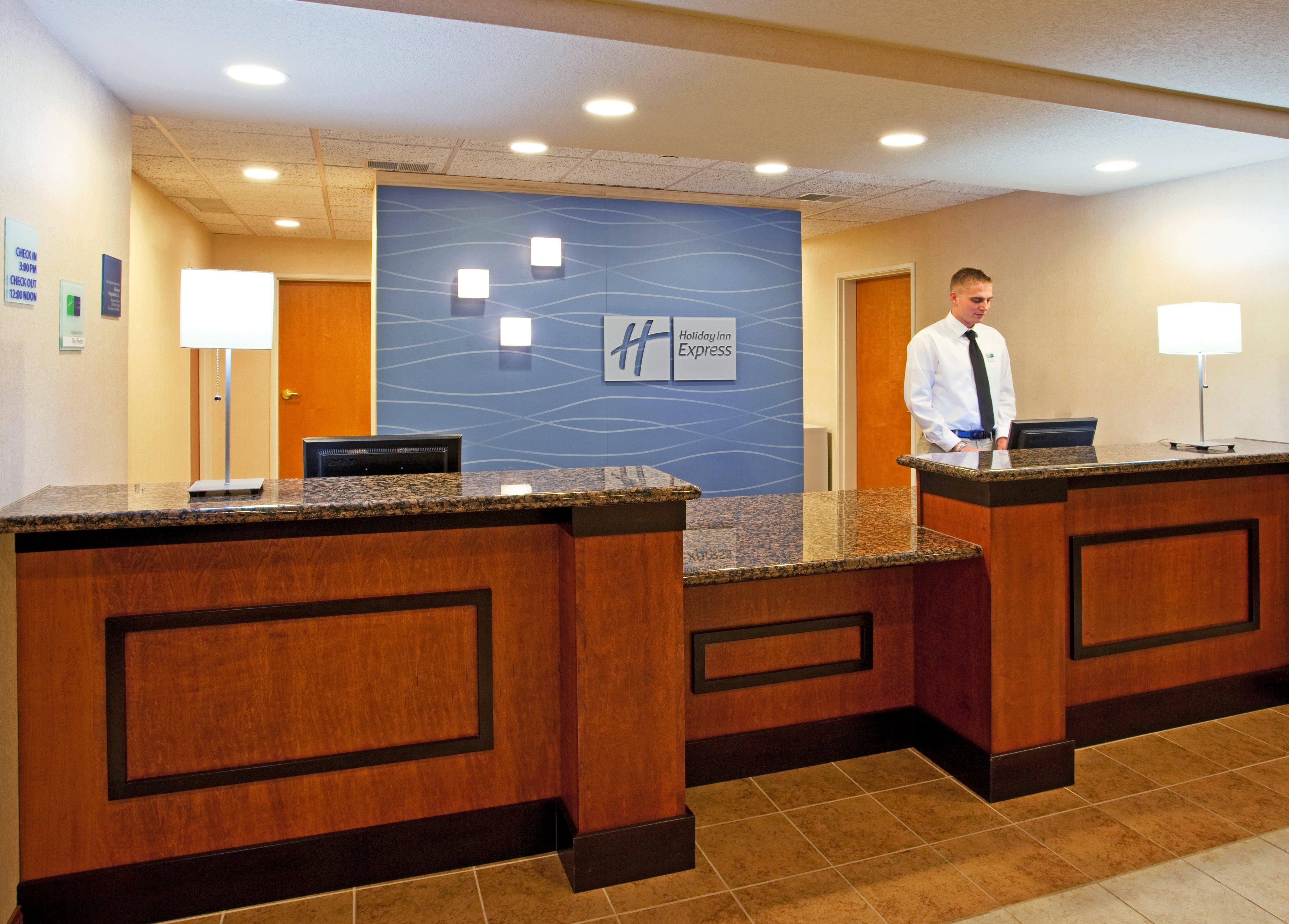 Holiday Inn Express Hotel & Suites East Lansing By Ihg Exterior photo